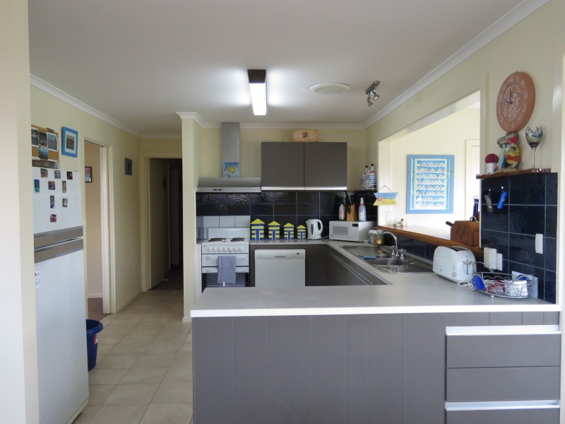 5 McMillan Grove, Paynesville VIC 3880