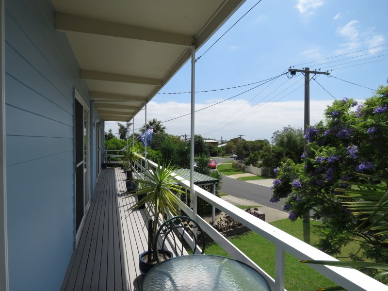 5 McMillan Grove, Paynesville VIC 3880