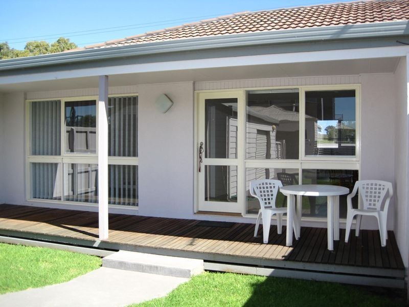 Unit 4/155 Bay Road, Eagle Point VIC 3878