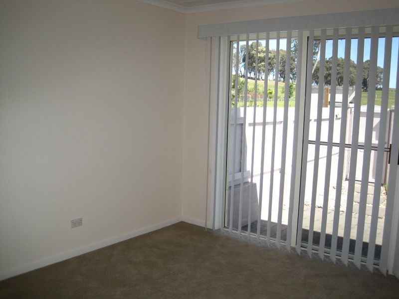 Unit 4/155 Bay Road, Eagle Point VIC 3878