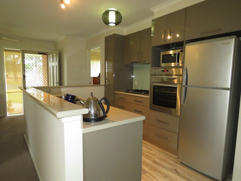 111 Bay Road, Eagle Point VIC 3878