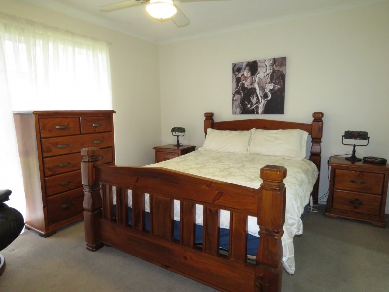 111 Bay Road, Eagle Point VIC 3878