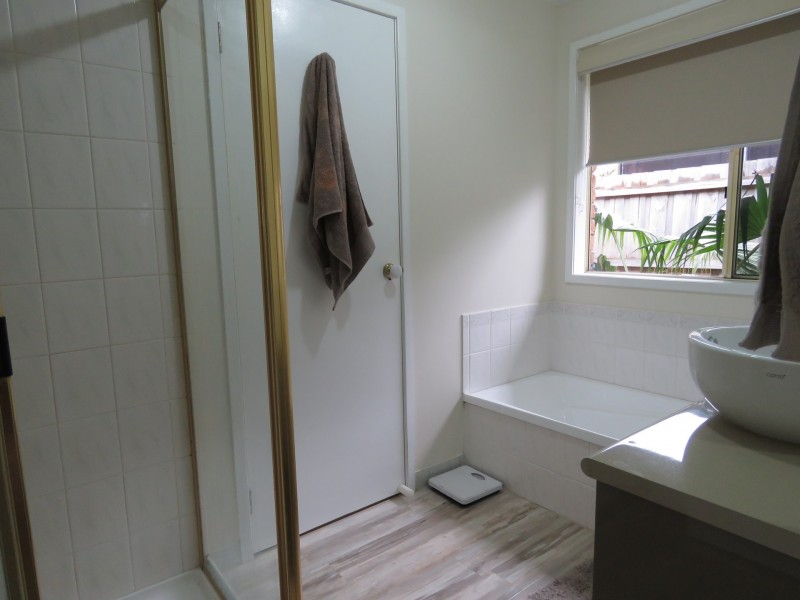 111 Bay Road, Eagle Point VIC 3878