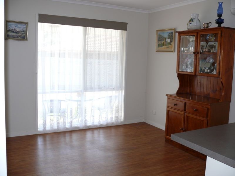 Unit 2/27 Main Road, Paynesville VIC 3880