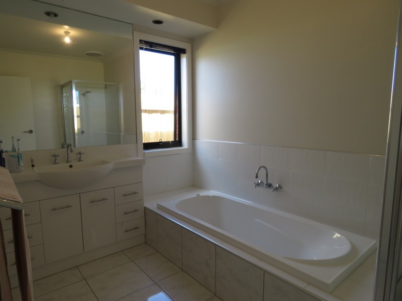 7 The Grange, Paynesville VIC 3880