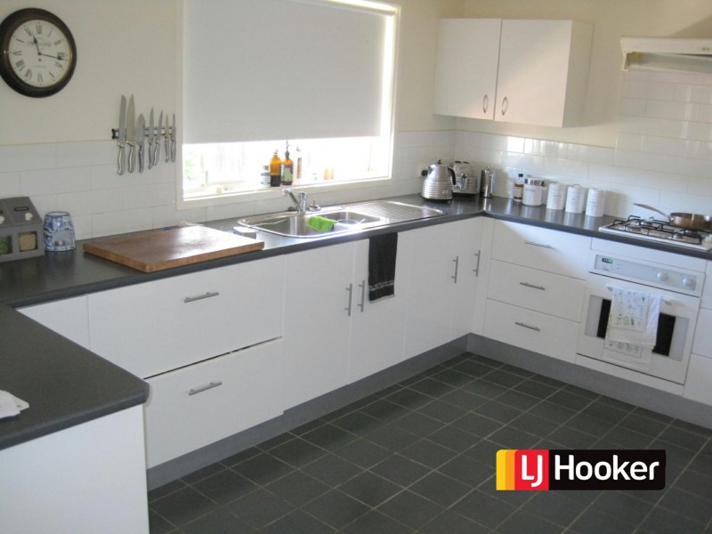 24 Forge Creek Road, Eagle Point VIC 3878