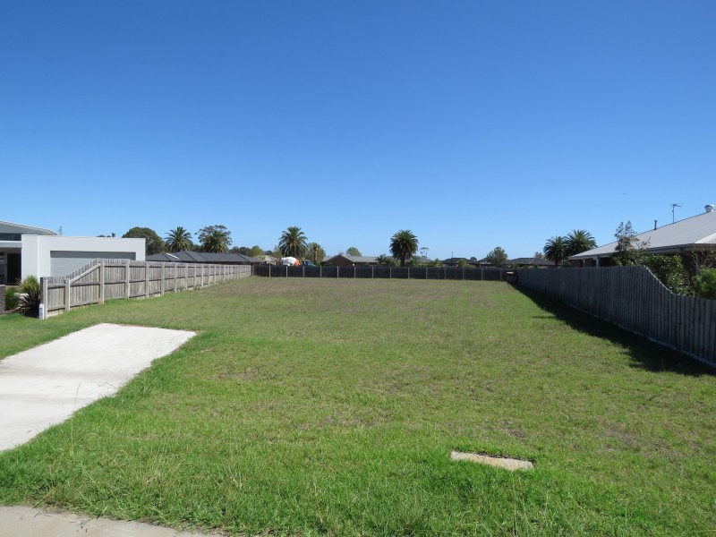 16 Wisteria Place, Paynesville VIC 3880