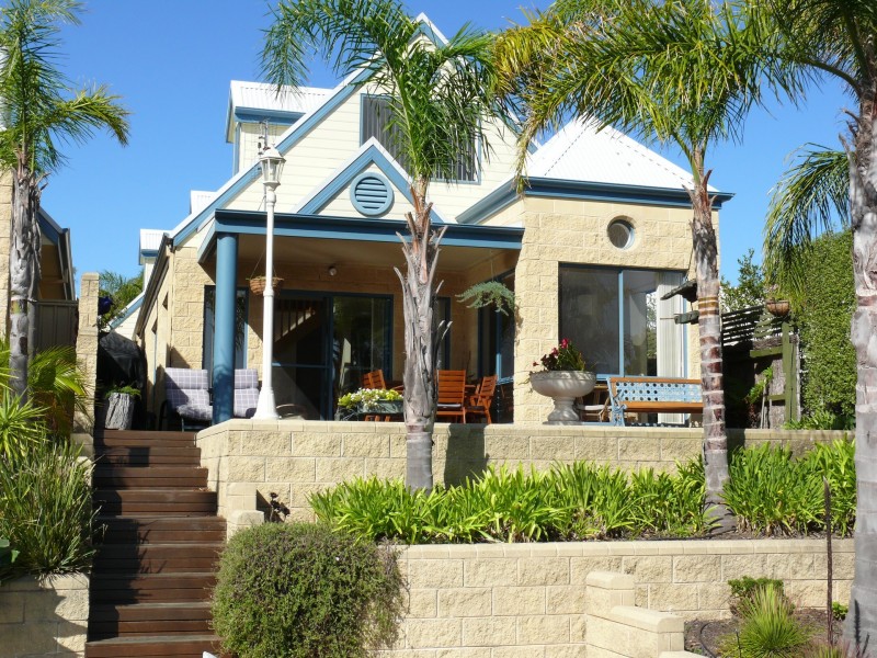 32B Aquarius Way, Paynesville VIC 3880