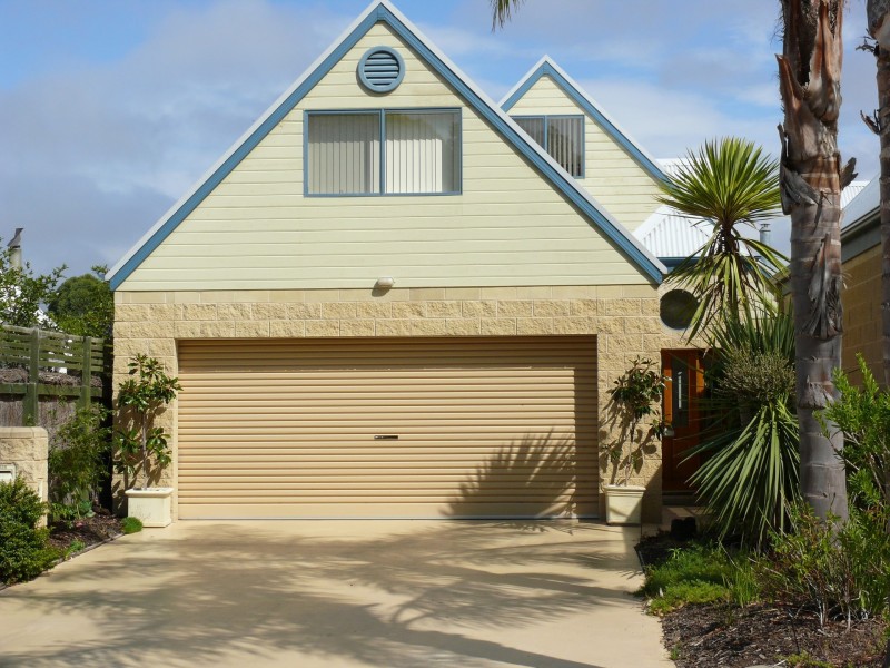 32B Aquarius Way, Paynesville VIC 3880
