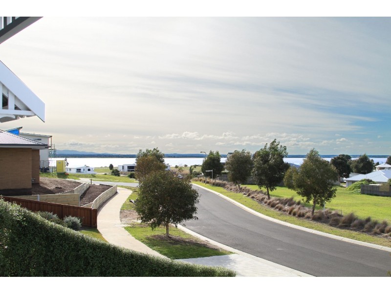 5 Magnetic Retreat, Paynesville VIC 3880