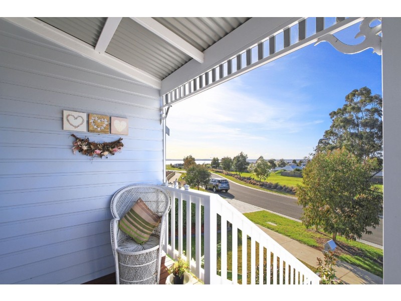 5 Magnetic Retreat, Paynesville VIC 3880