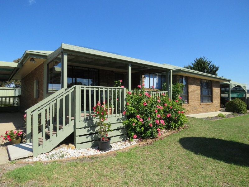 4 Bayside Avenue, Newlands Arm VIC 3875