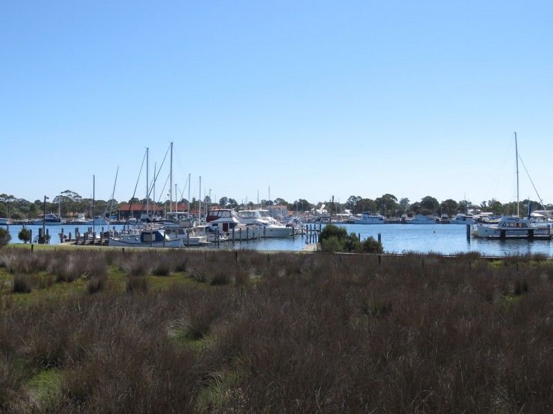 80 Eighth Avenue, Raymond Island VIC 3880