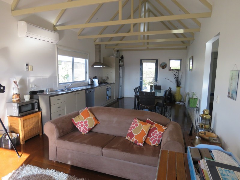 80 Eighth Avenue, Raymond Island VIC 3880