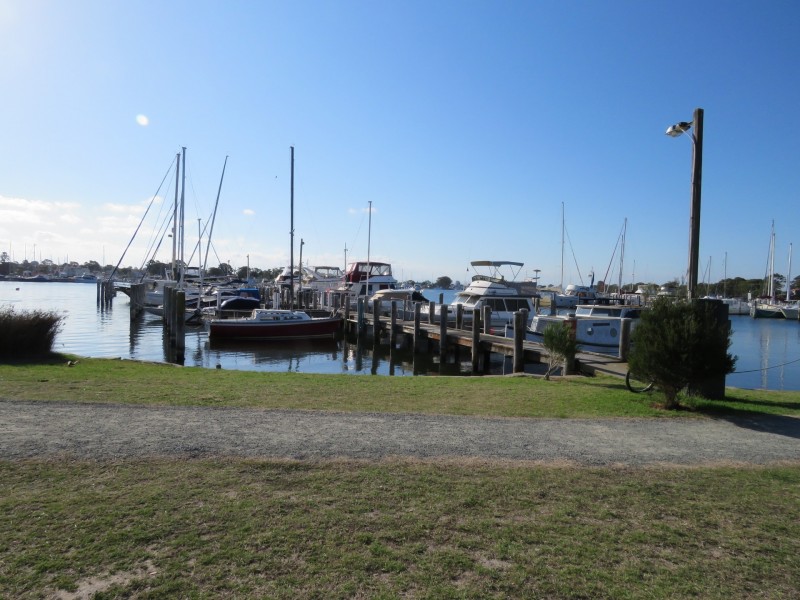 80 Eighth Avenue, Raymond Island VIC 3880