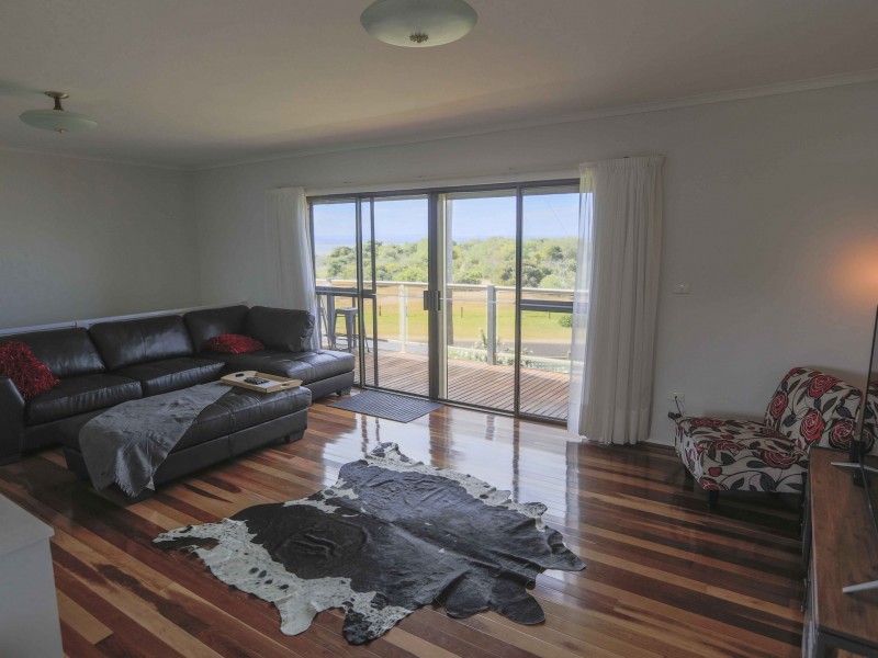 19 Marina Drive, Paynesville VIC 3880