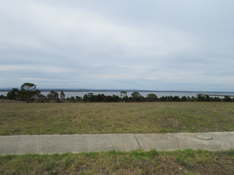 31 Eagle Bay Terrace, Eagle Point VIC 3878