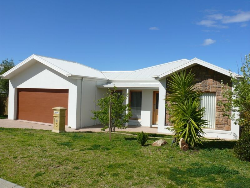 5 Schooner Terrace, Paynesville VIC 3880