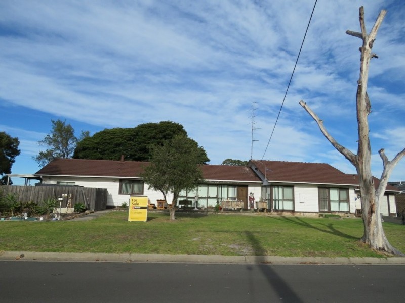 1 Toonalook Parade, Paynesville VIC 3880
