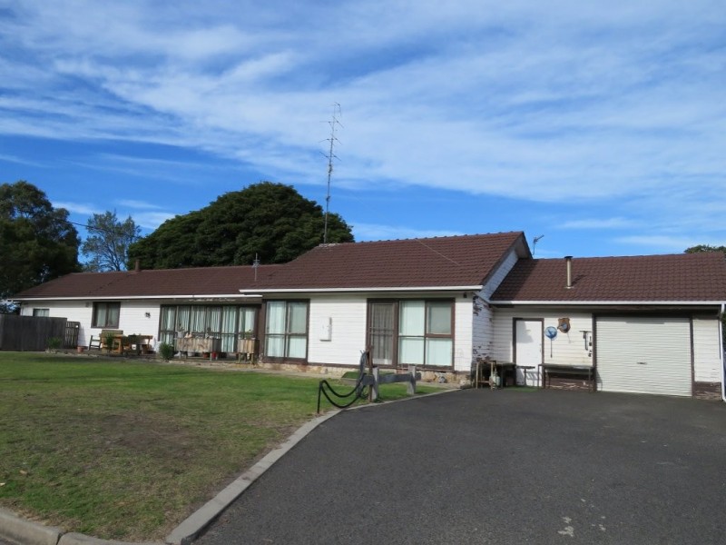 1 Toonalook Parade, Paynesville VIC 3880