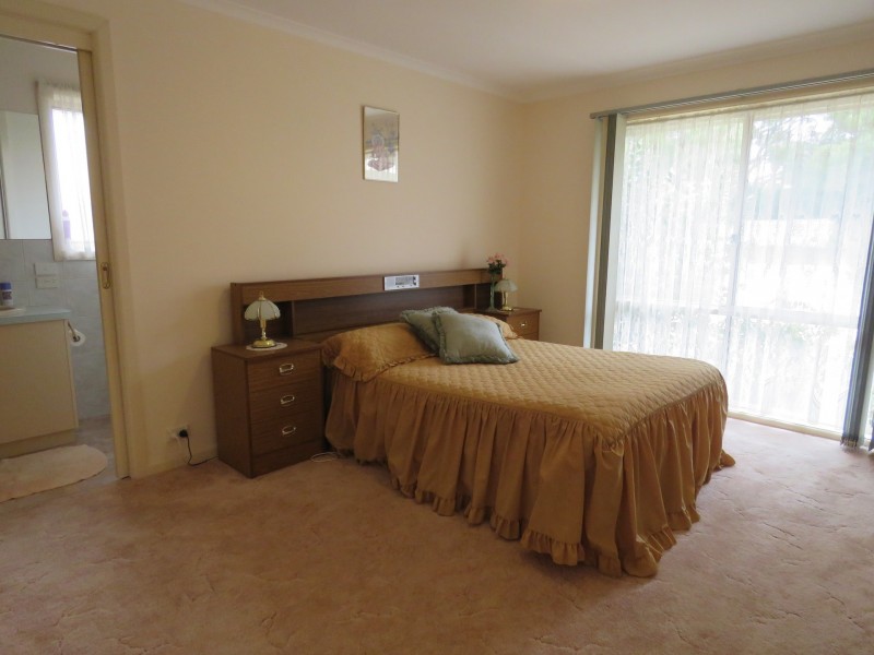 98 Newlands Drive, Paynesville VIC 3880