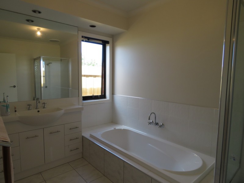 7 The Grange, Paynesville VIC 3880