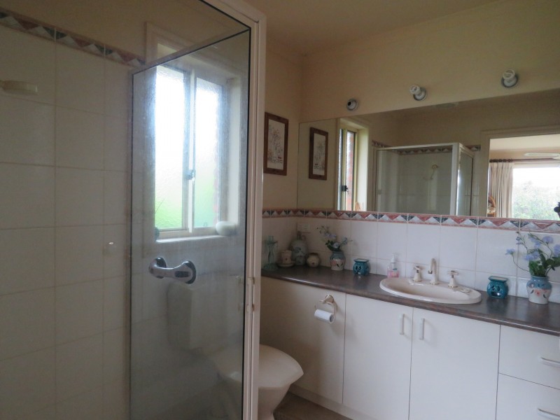 9 Riley Street, Eagle Point VIC 3878