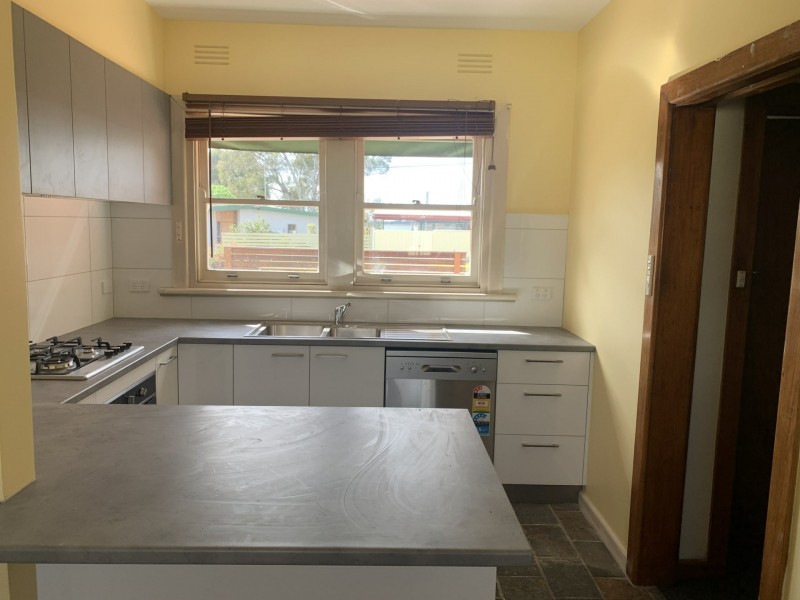 20 Bay Road, Eagle Point VIC 3878