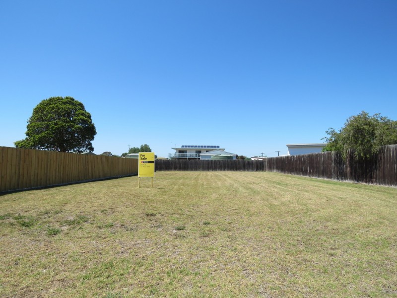 16 Milton Avenue, Paynesville VIC 3880