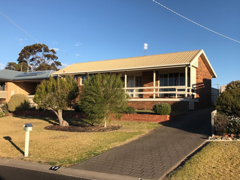 13 Fullarton Drive, Paynesville VIC 3880