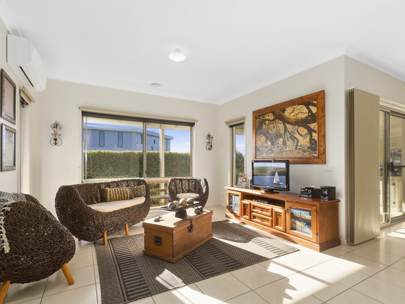 4 Eagle Bay Terrace, Eagle Point VIC 3878