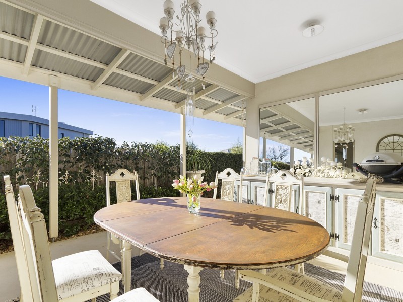 4 Eagle Bay Terrace, Eagle Point VIC 3878