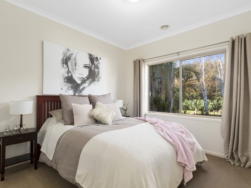 4 Eagle Bay Terrace, Eagle Point VIC 3878