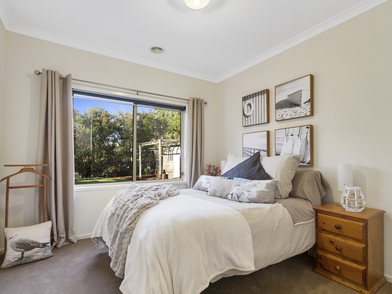 4 Eagle Bay Terrace, Eagle Point VIC 3878