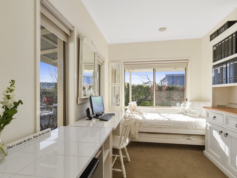 4 Eagle Bay Terrace, Eagle Point VIC 3878