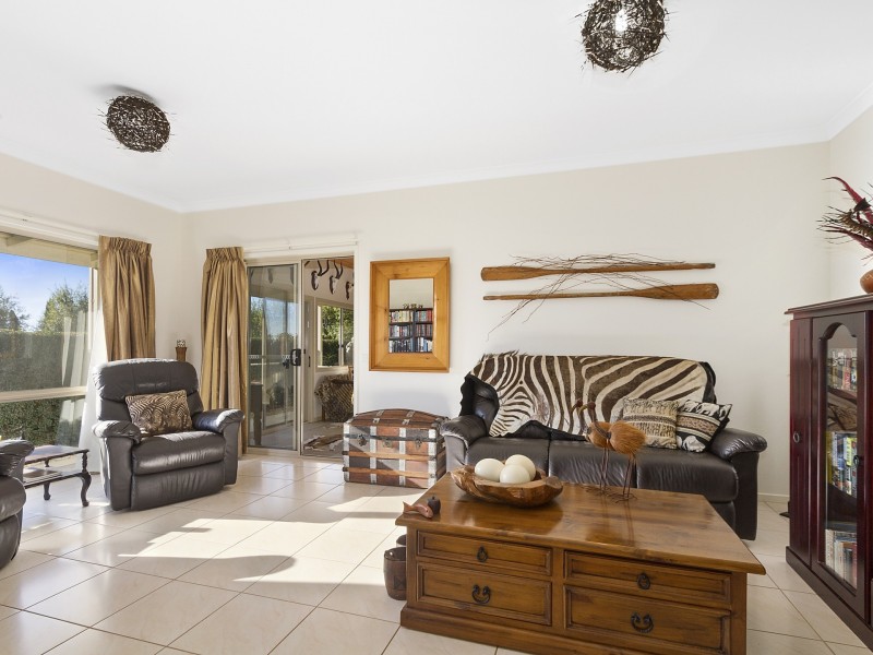 4 Eagle Bay Terrace, Eagle Point VIC 3878