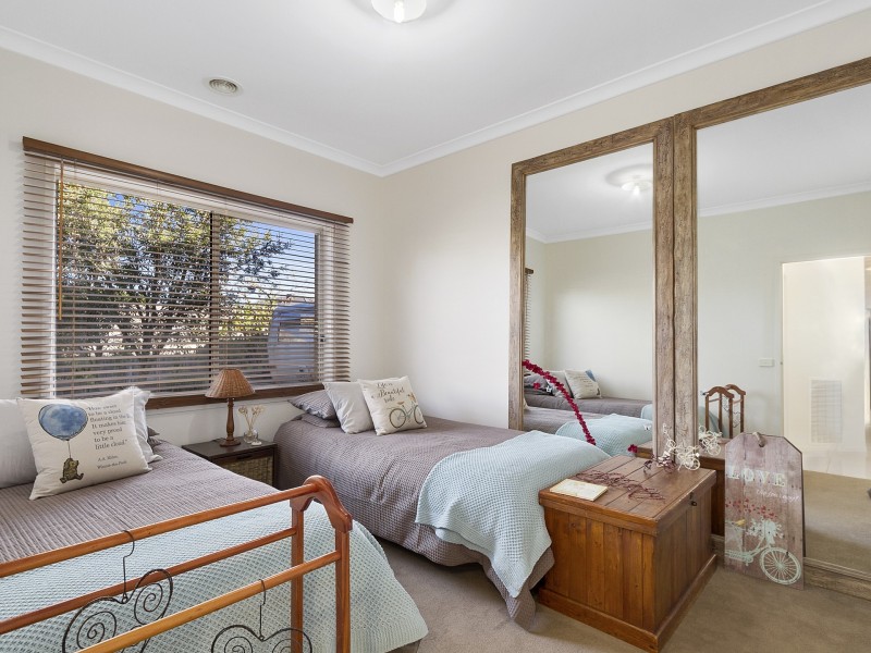 4 Eagle Bay Terrace, Eagle Point VIC 3878