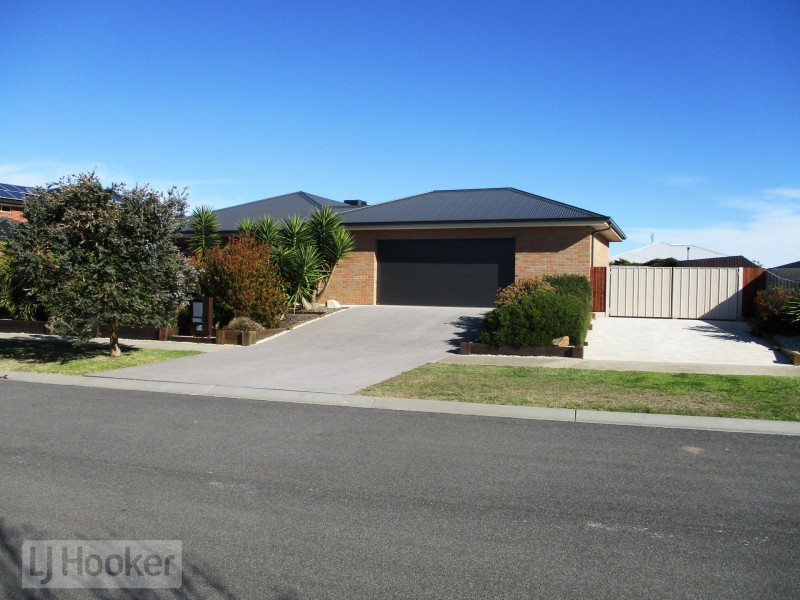 19 Eagle Bay Terrace, Eagle Point VIC 3878