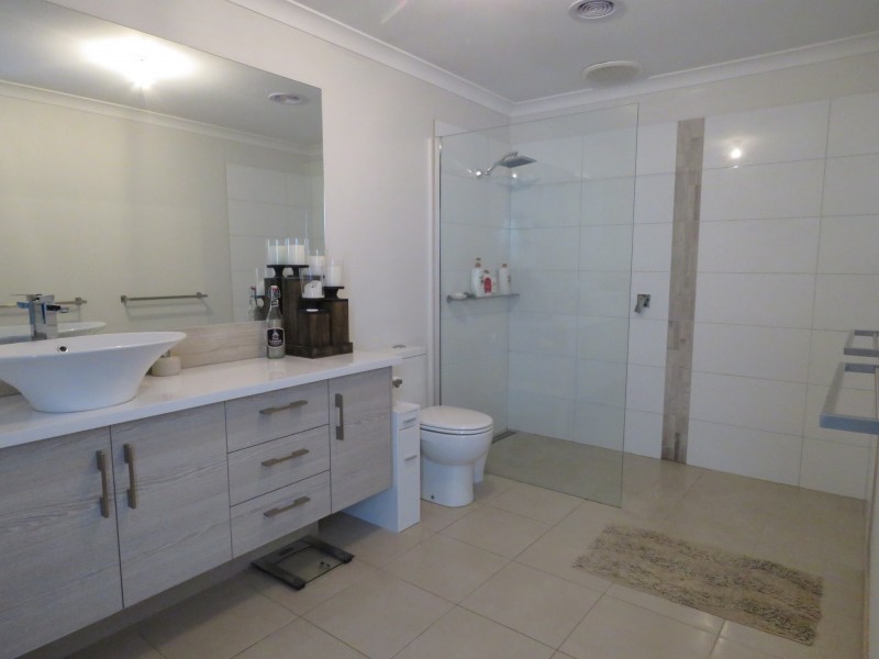 2 View Street, Paynesville VIC 3880