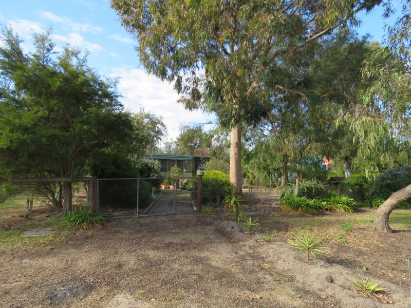 35 & 37 Tenth Avenue, Raymond Island VIC 3880