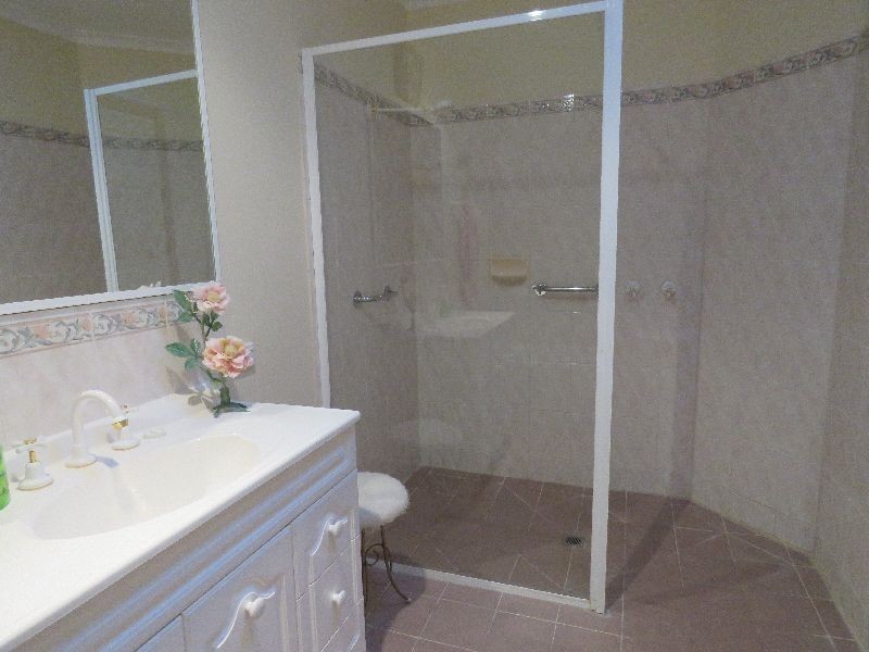 Villa 18/1-5 Canal Road, Paynesville VIC 3880