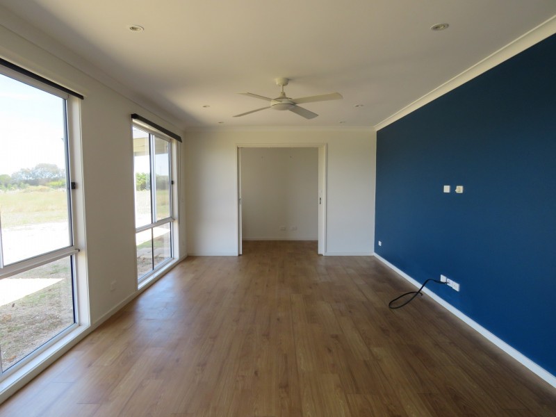 19 Corins Crescent, Newlands Arm VIC 3875