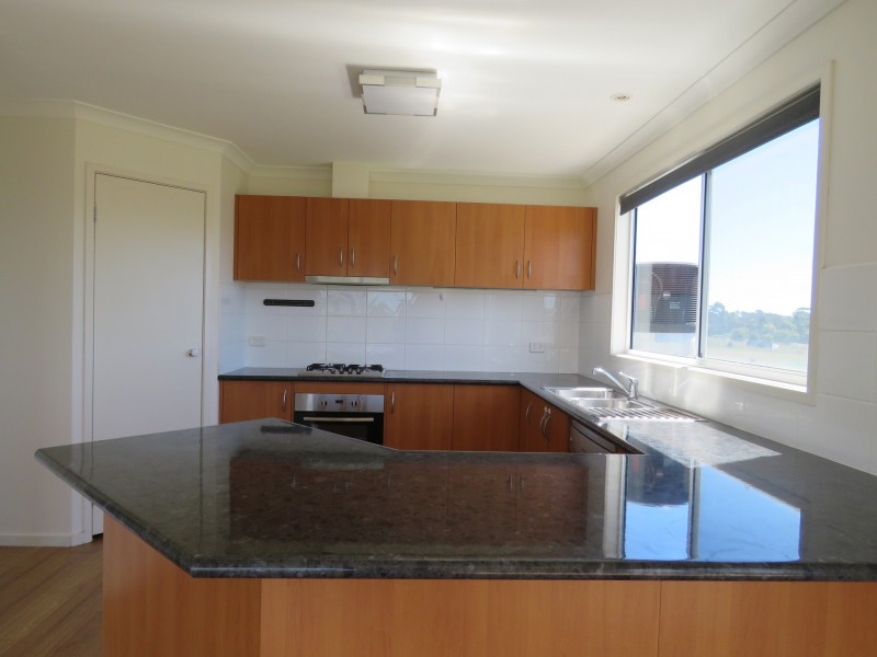 19 Corins Crescent, Newlands Arm VIC 3875