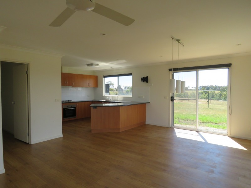 19 Corins Crescent, Newlands Arm VIC 3875