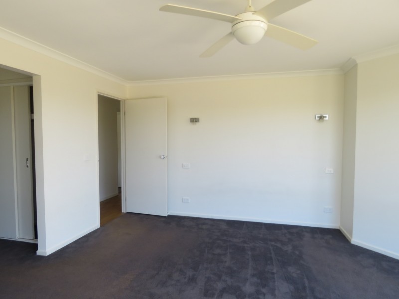 19 Corins Crescent, Newlands Arm VIC 3875