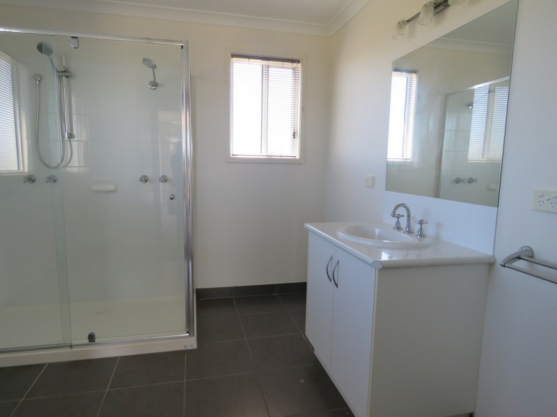 19 Corins Crescent, Newlands Arm VIC 3875
