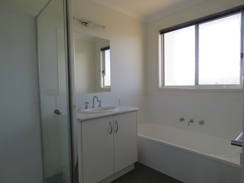 19 Corins Crescent, Newlands Arm VIC 3875