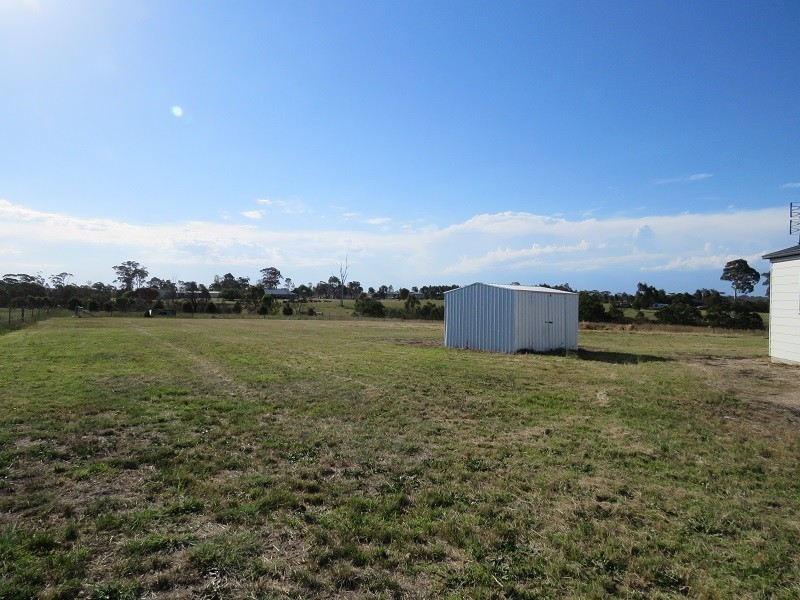 19 Corins Crescent, Newlands Arm VIC 3875