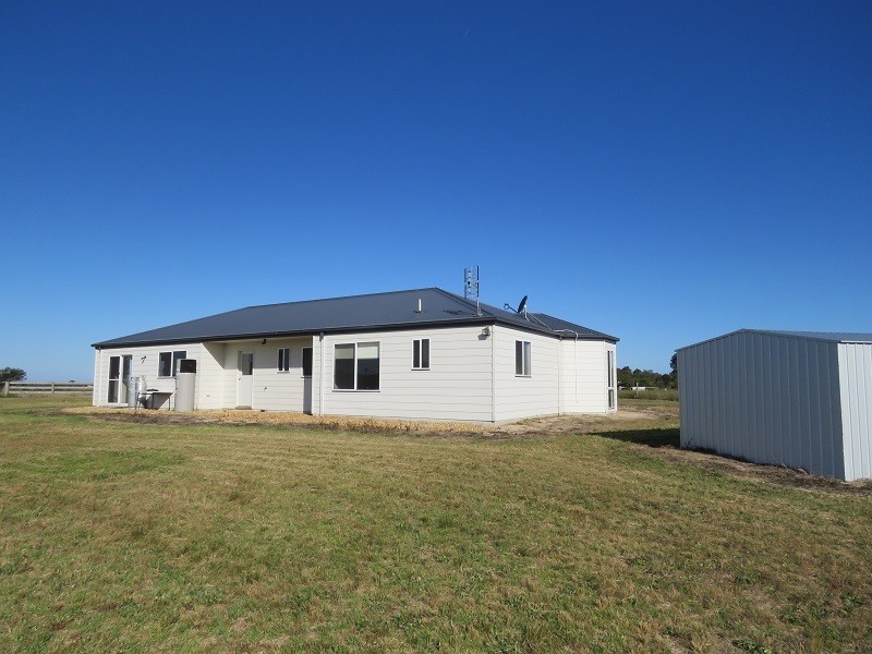 19 Corins Crescent, Newlands Arm VIC 3875