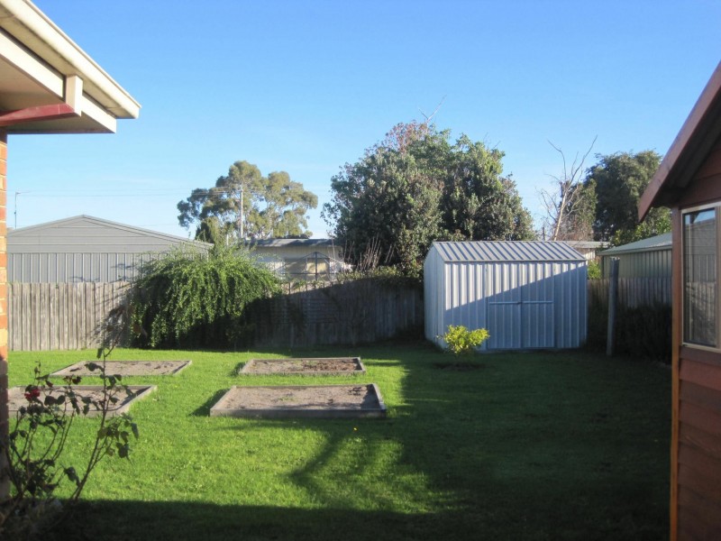 10 Milton Avenue, Paynesville VIC 3880